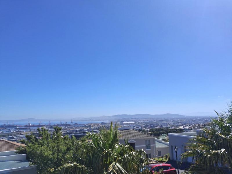 To Let 2 Bedroom Property for Rent in Vredehoek Western Cape